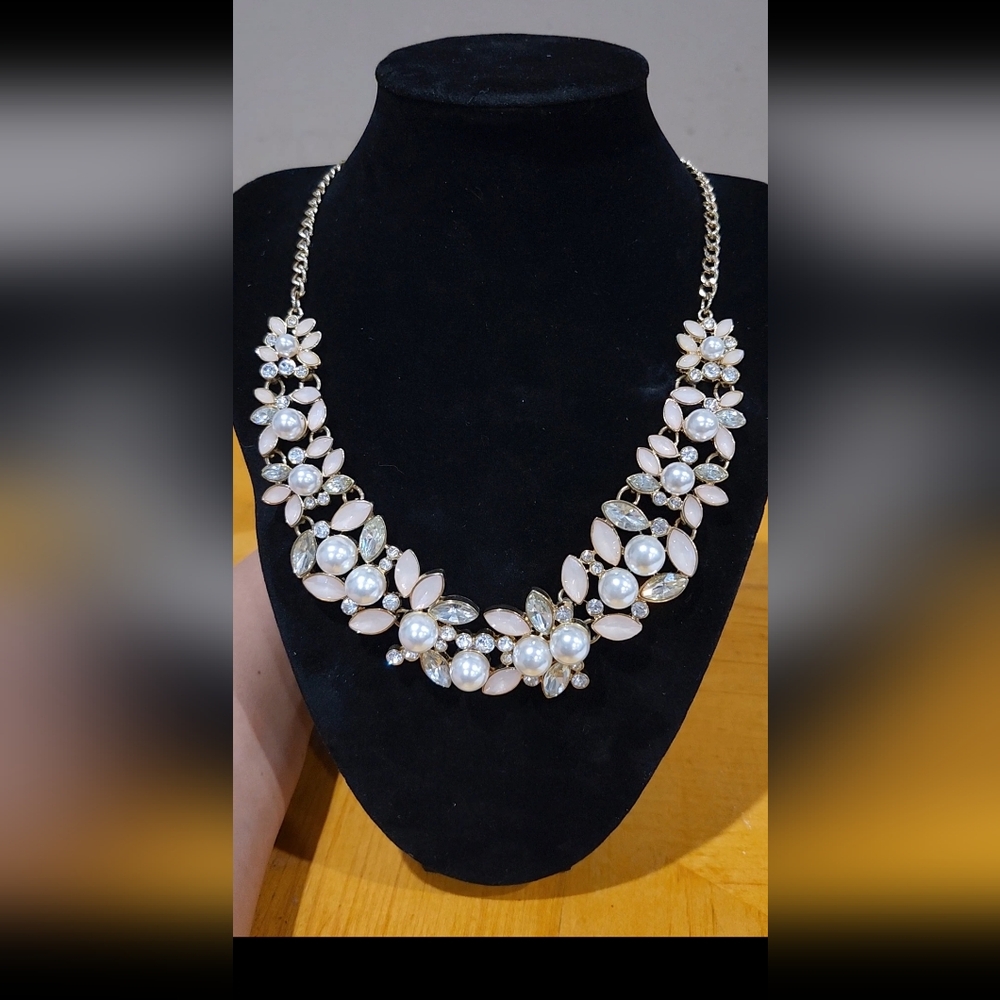 Avon statement necklace